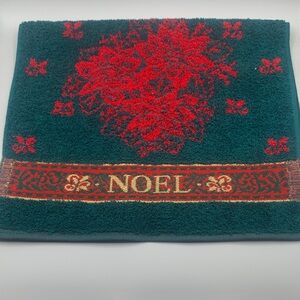 Vintage Fieldcrest NOEL Poinsettia Christmas Holiday Hand Towel Red Green Gold